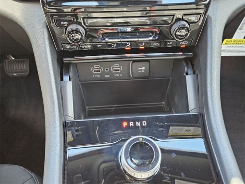 New 2025 Jeep Grand Cherokee Laredo image 18