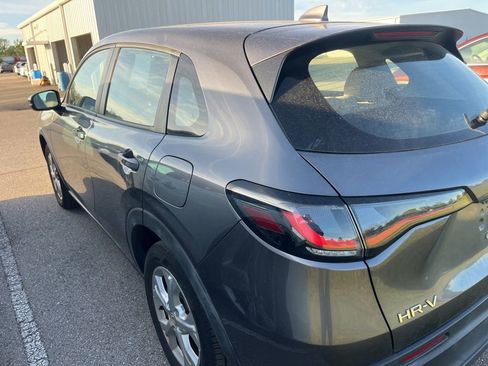 Used 2023 Honda HR-V LX image 4