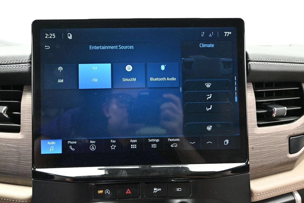 Used 2024 Ford Expedition Limited AWD/4WD image 32