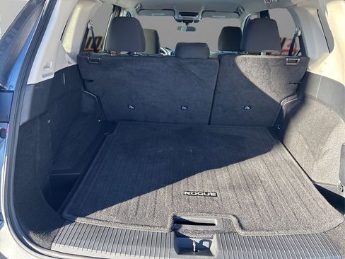 Certified 2025 Nissan Rogue SV image 11