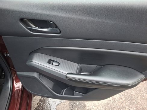 Used 2024 Nissan Altima 2.5 SV image 14