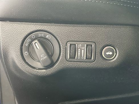 Used 2022 Dodge Challenger R/T w/ Plus Package image 10