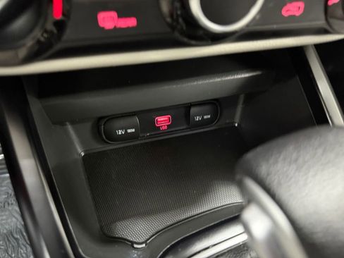 Used 2022 Kia Soul LX FWD image 26