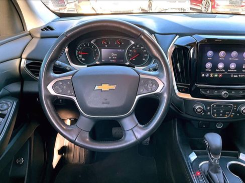 Used 2021 Chevrolet Traverse LT image 7