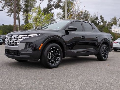 Used 2024 Hyundai Santa Cruz SE image 2