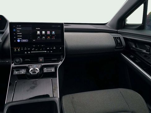 Used 2024 Toyota bZ4X XLE w/ Weather Package FWD image 28