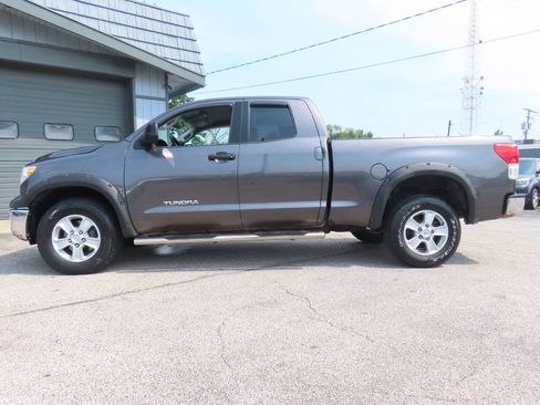 Used 2011 Toyota Tundra 4x4 Double Cab w/ Tow Pkg image 8