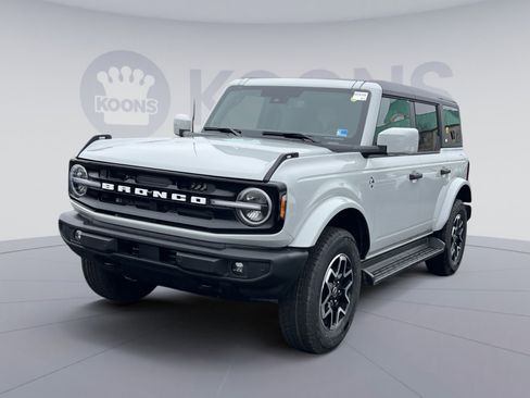 New 2026 Ford Bronco Outer Banks AWD/4WD image 1