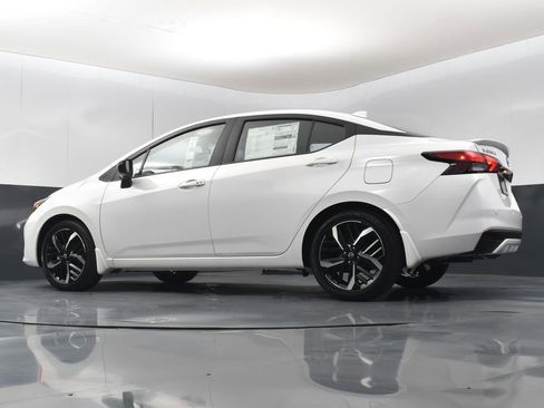 New 2025 Nissan Versa SR w/ Trunk Package image 39