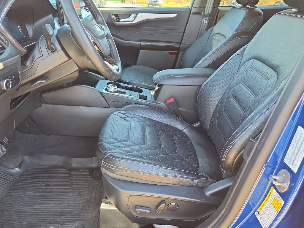 Certified 2023 Ford Escape Platinum w/ Premium Technology Package AWD/4WD image 15
