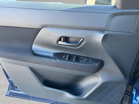 Certified 2025 Nissan Kicks S image 23