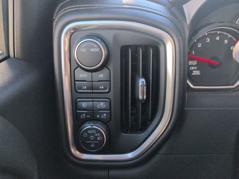 Used 2021 Chevrolet Silverado 1500 LT Trail Boss w/ Convenience Package II AWD/4WD image 19