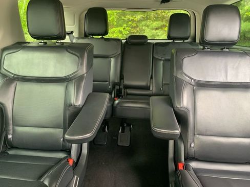 Certified 2025 Ford Expedition Platinum AWD/4WD image 30