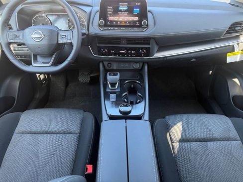 New 2026 Nissan Rogue SV AWD/4WD image 10