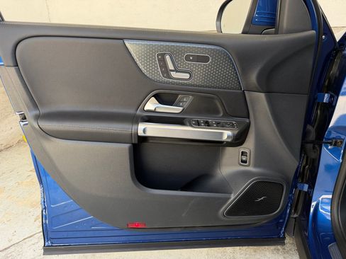 Certified 2024 Mercedes-Benz GLB 250 4MATIC image 21