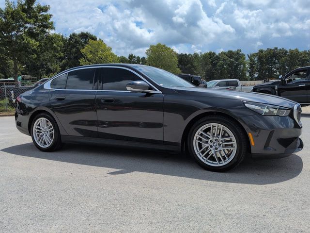 Used 2024 BMW 530i RWD image 2