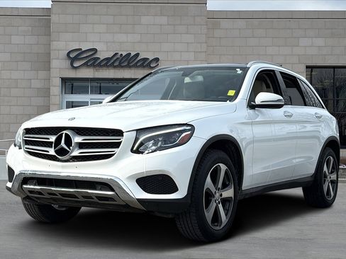 Used 2017 Mercedes-Benz GLC 300 4MATIC image 5