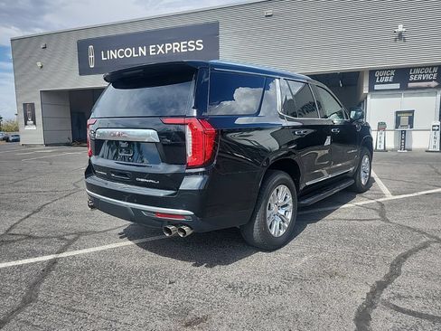 Used 2023 GMC Yukon Denali AWD/4WD image 3