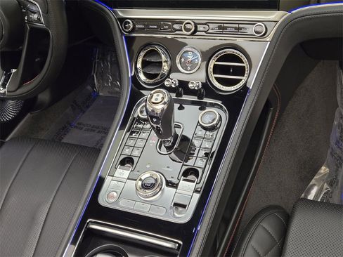 Used 2020 Bentley Continental GT image 22