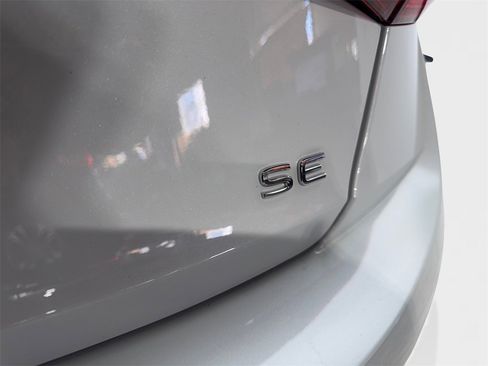 Used 2025 Volkswagen Jetta SE w/ Sunroof Package image 23