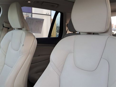 Used 2024 Volvo XC90 B5 Plus w/ Protection Package image 22