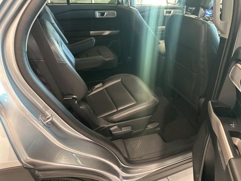 Used 2024 Ford Explorer XLT w/ Equipment Group 202A image 12