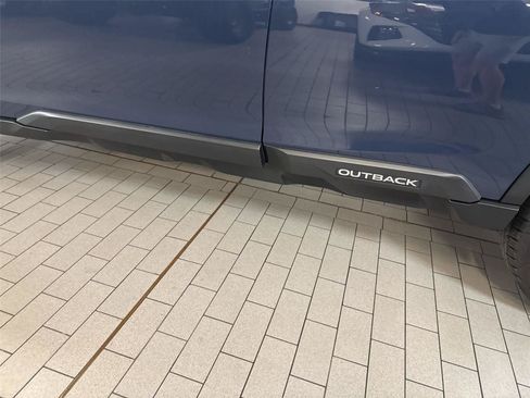 Used 2023 Subaru Outback AWD/4WD image 14