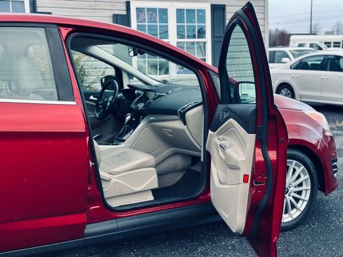 Used 2013 Ford C-MAX SEL image 10