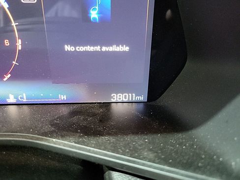 Used 2024 Chevrolet Colorado W/T image 11