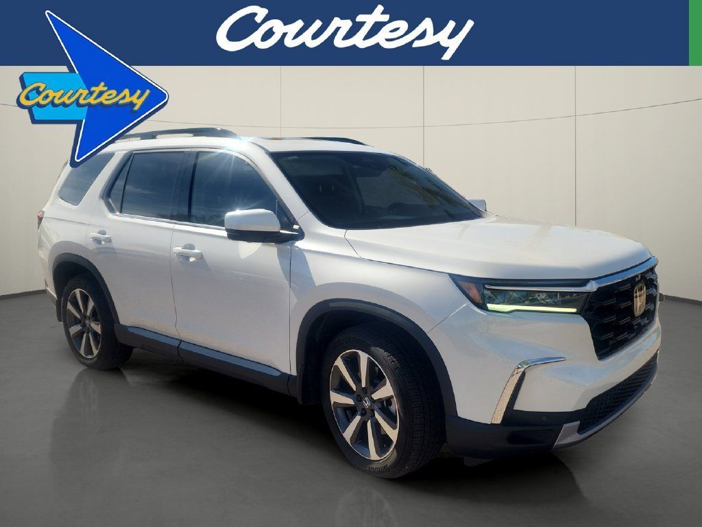Used 2025 Honda Pilot Elite image 1