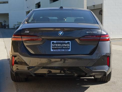 New 2026 BMW i5 eDrive40 image 6