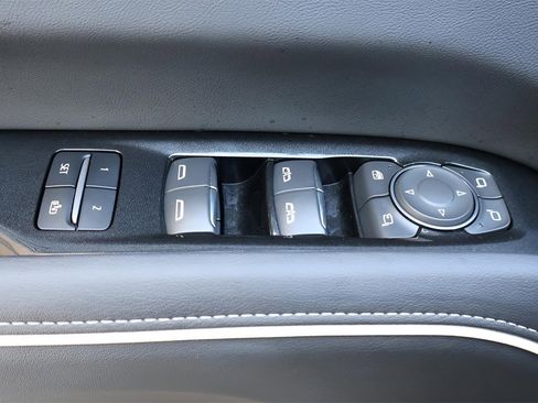 Certified 2023 Cadillac Escalade Premium Luxury image 11