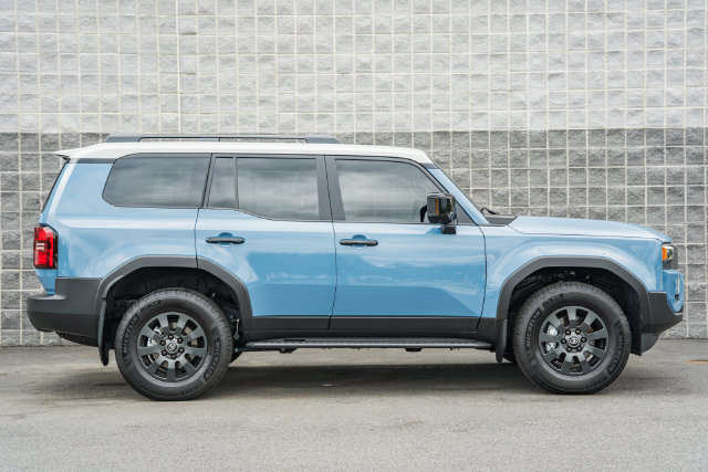 Used 2025 Toyota Land Cruiser w/ Premium Package AWD/4WD image 4