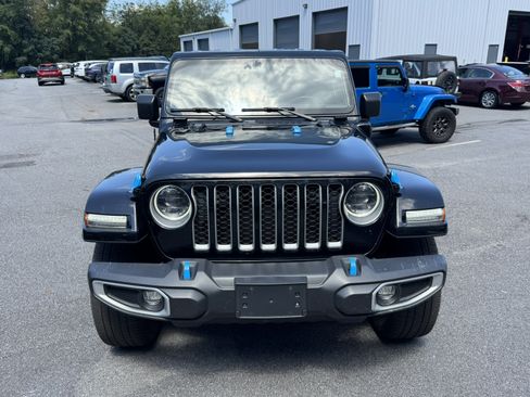 Used 2023 Jeep Wrangler Unlimited Sahara w/ Cold Weather Group AWD/4WD image 2