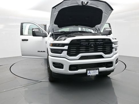 New 2026 RAM 3500 Big Horn AWD/4WD image 40