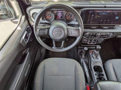 Used 2024 Jeep Gladiator Sport AWD/4WD image 17