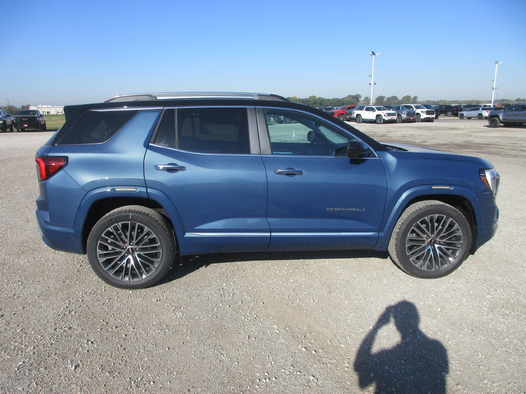 New 2027 GMC Terrain Denali w/ LPO, Black Badging Package AWD/4WD image 3