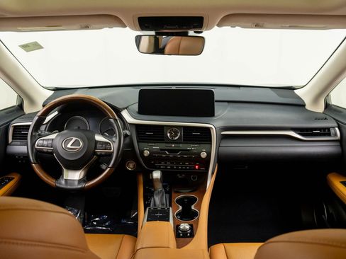 Used 2022 Lexus RX 350L Premium w/ Premium Package image 11