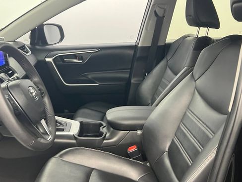 Used 2024 Toyota RAV4 XLE Premium FWD image 10