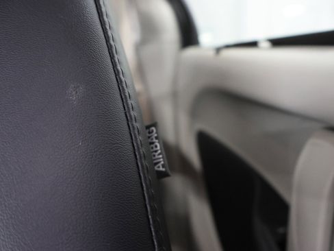 Used 2024 Chrysler Pacifica Touring-L image 45