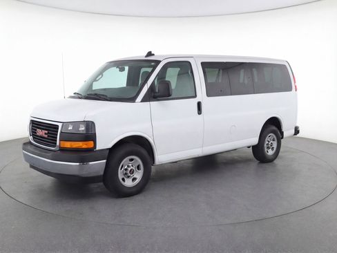 Used 2025 GMC Savana 3500 LT w/ LT Preferred Equipment Group image 3