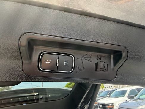 Used 2023 Ford Explorer XLT w/ Equipment Group 202A RWD image 16