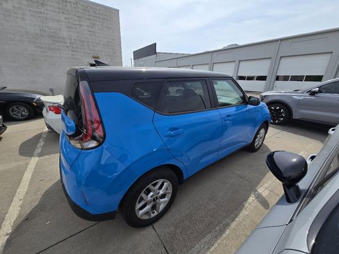 Certified 2025 Kia Soul S FWD image 34