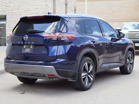 Used 2024 Nissan Rogue SL w/ SL Premium Package FWD image 3