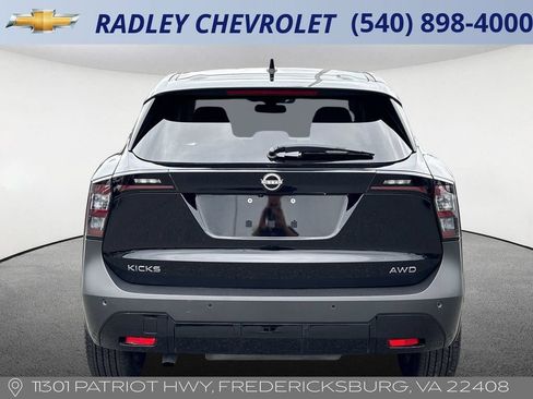 Used 2025 Nissan Kicks SV AWD/4WD image 18