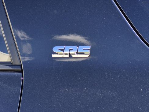 Used 2021 Toyota 4Runner SR5 AWD/4WD image 9