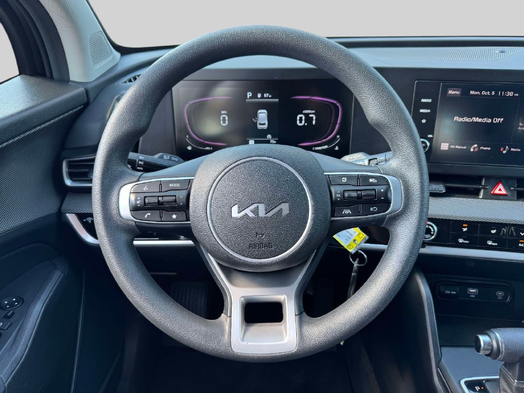Used 2023 Kia Sportage LX AWD/4WD image 13