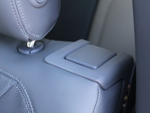 Used 2024 Land Rover Defender 130 X image 44