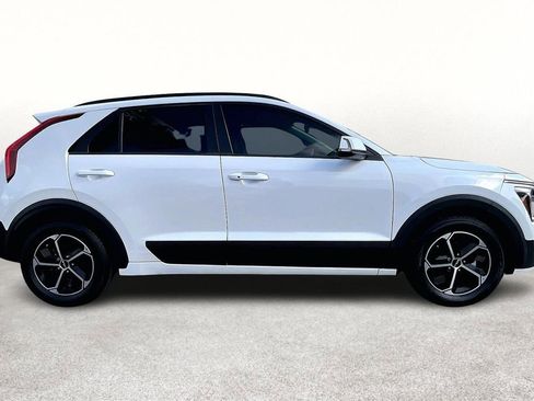 Used 2023 Kia Niro EX image 45