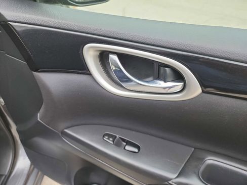 Used 2019 Nissan Sentra SV w/ Exterior Package image 31